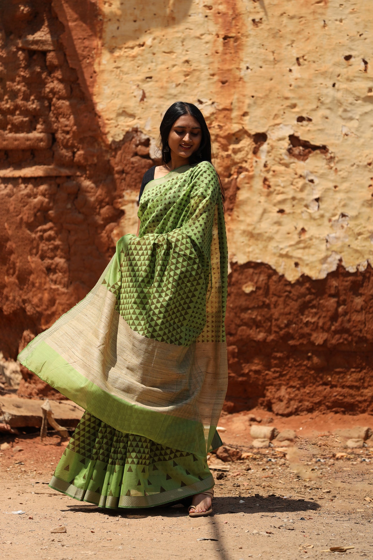Leafy Green Triangle Motifs Maheshwari Silk Cotton
