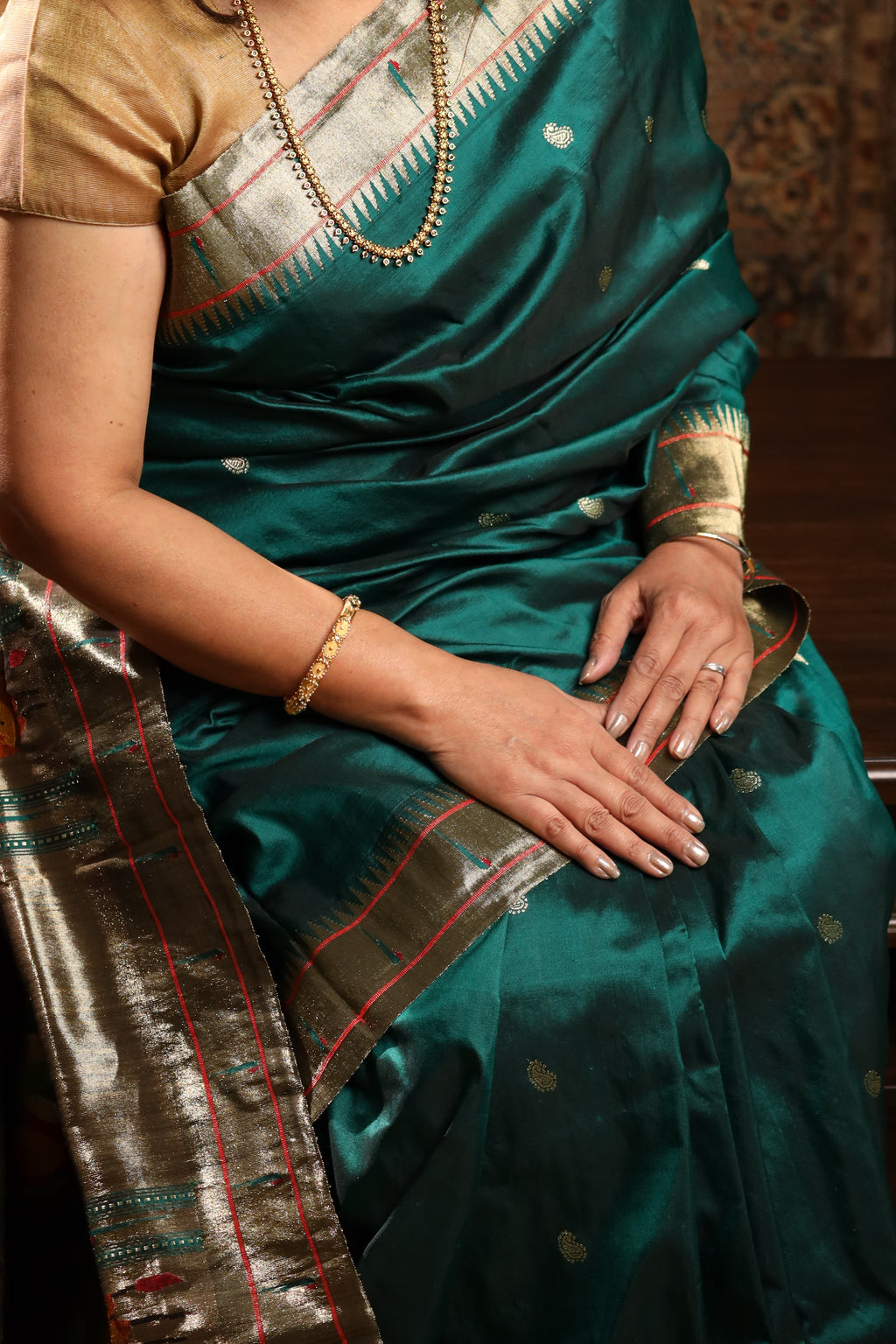 Deep Emerald Green Handwoven Pure Silk Paithani
