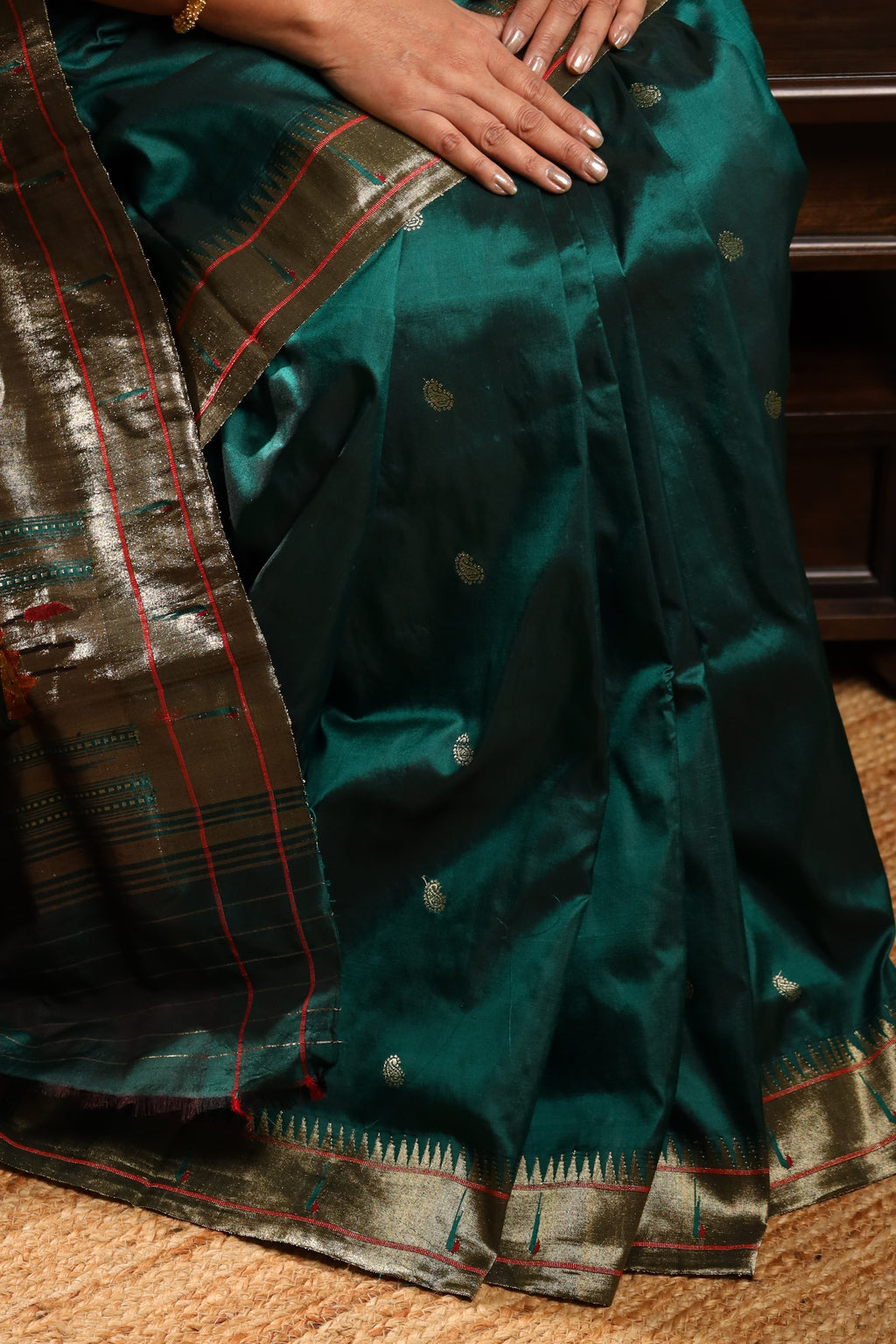Deep Emerald Green Handwoven Pure Silk Paithani