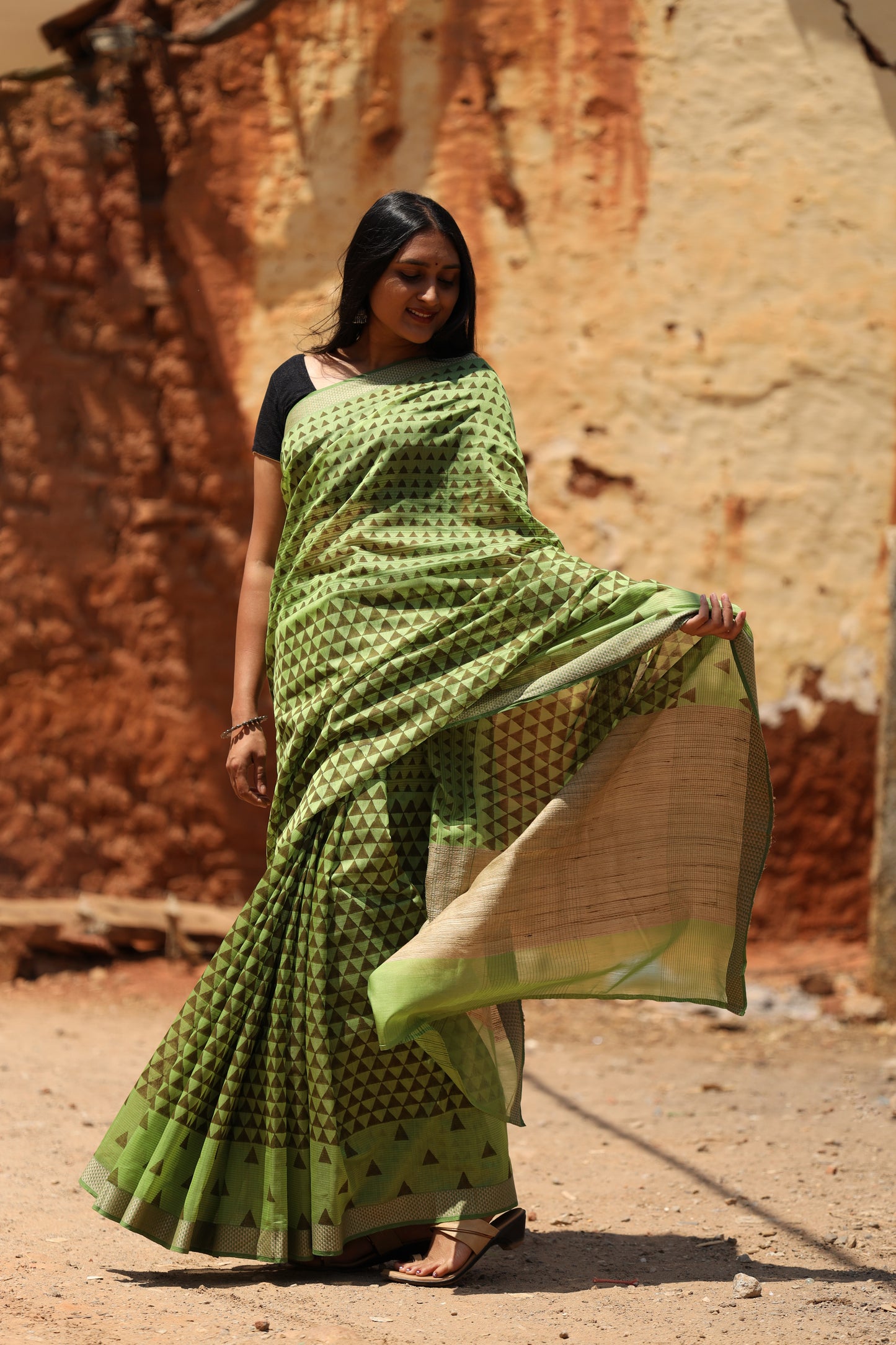 Leafy Green Triangle Motifs Maheshwari Silk Cotton