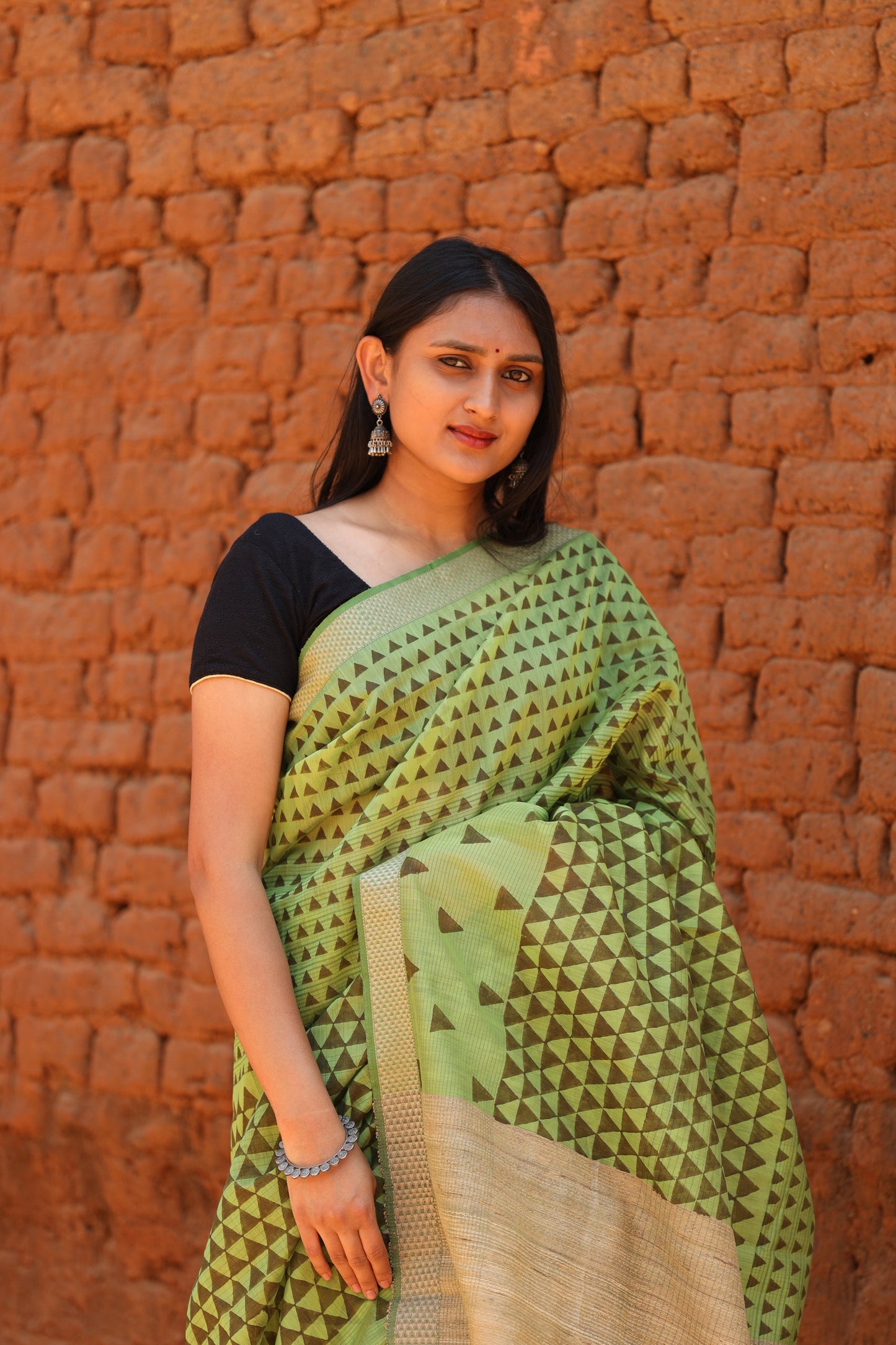 Leafy Green Triangle Motifs Maheshwari Silk Cotton