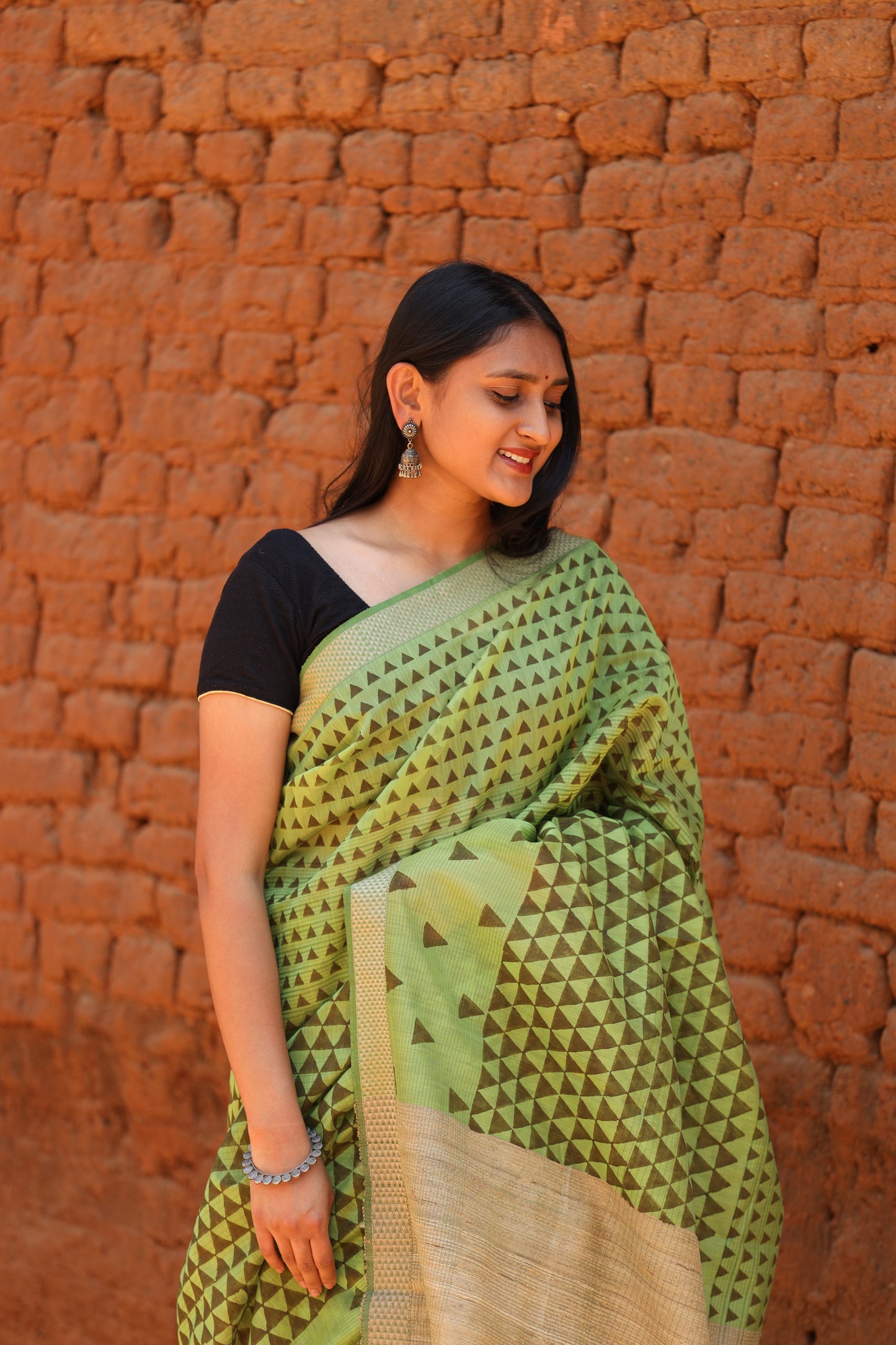 Leafy Green Triangle Motifs Maheshwari Silk Cotton
