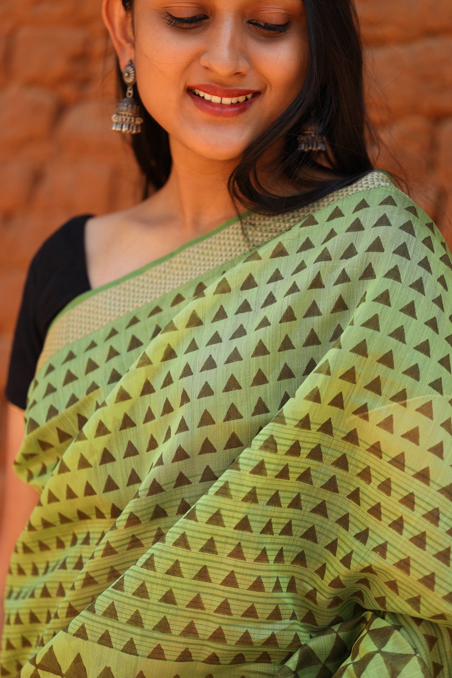 Leafy Green Triangle Motifs Maheshwari Silk Cotton
