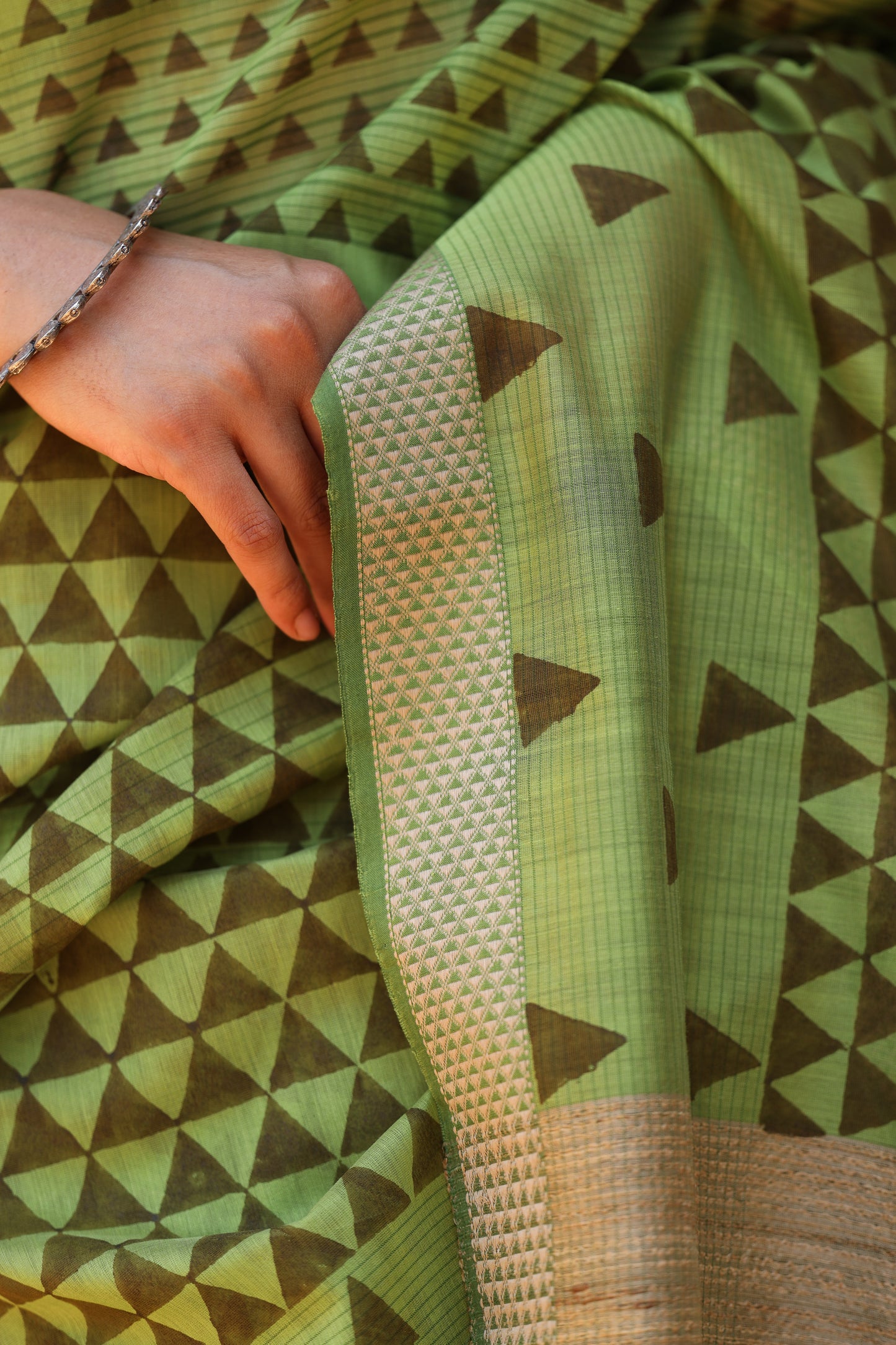 Leafy Green Triangle Motifs Maheshwari Silk Cotton