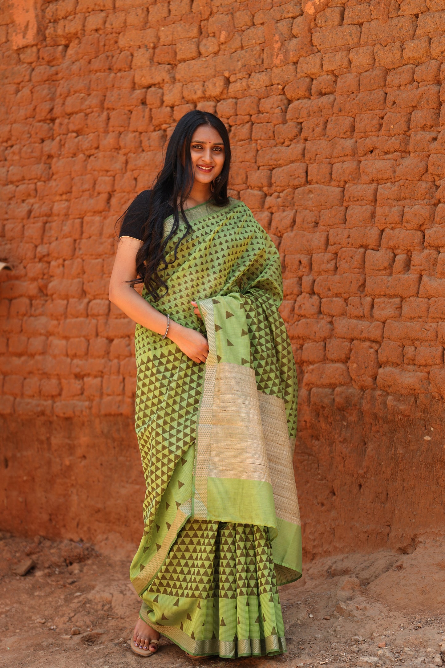 Leafy Green Triangle Motifs Maheshwari Silk Cotton