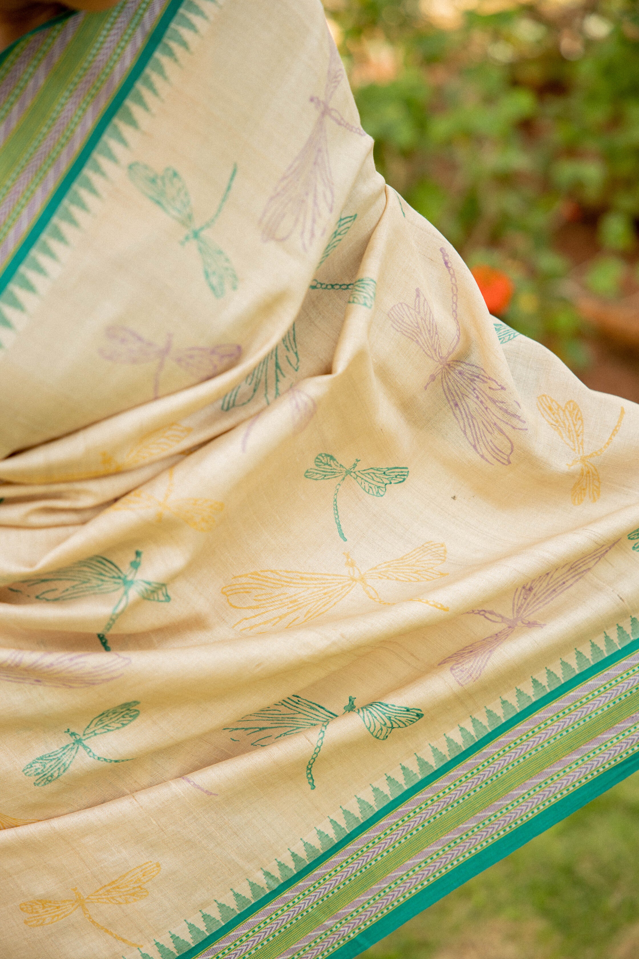 Dragonfly Dance Beige and Green Handblock Printed Handwoven Vidarbha Tussar Silk Saree