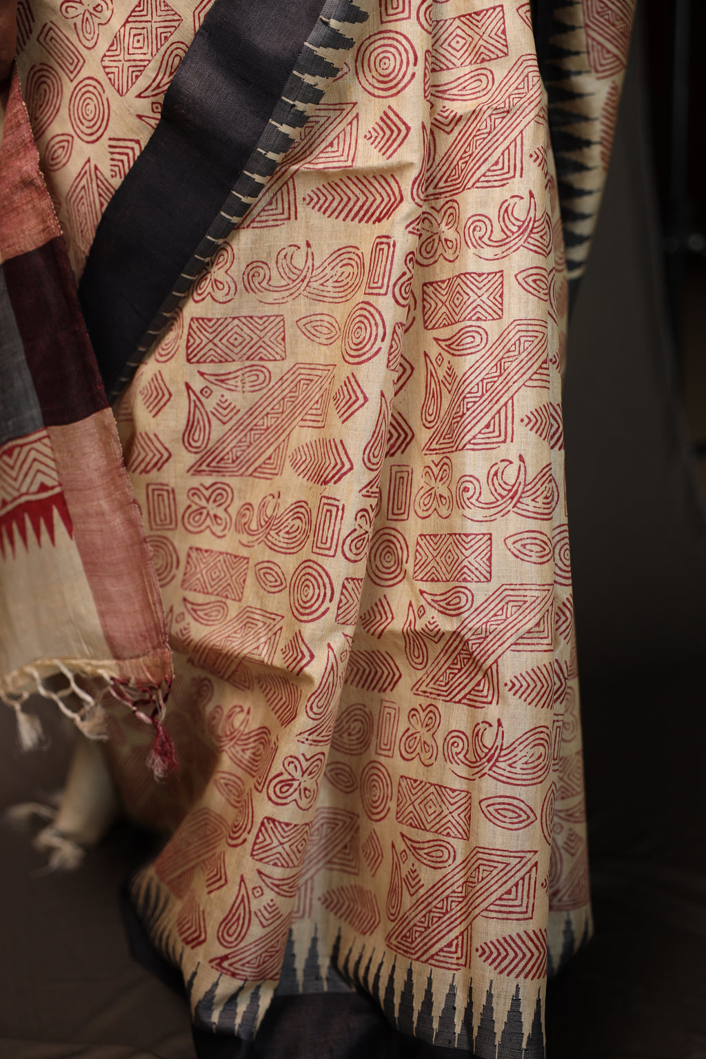 Zentangle Maroon Handblock Printed Handwoven Tussar Silk Saree