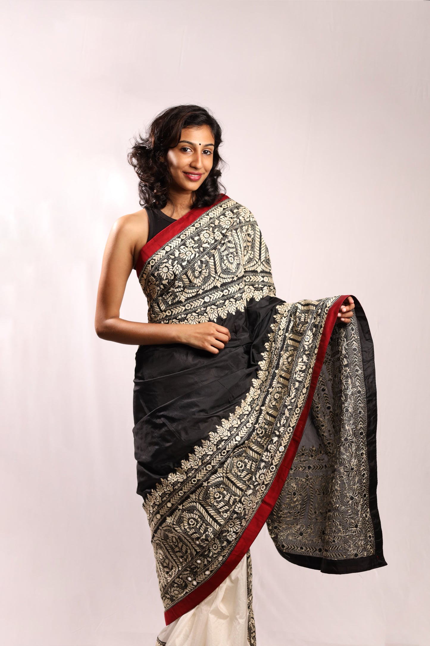 Aina Kantha in Handwoven Pure Silk