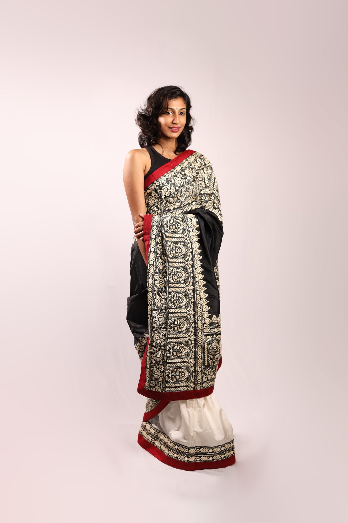 Aina Kantha in Handwoven Pure Silk