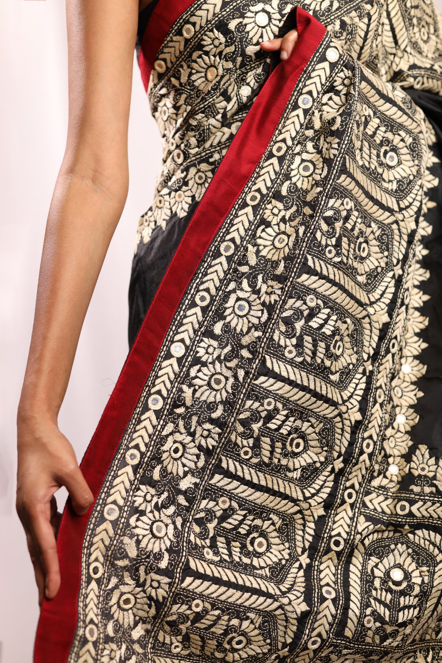 Aina Kantha in Handwoven Pure Silk