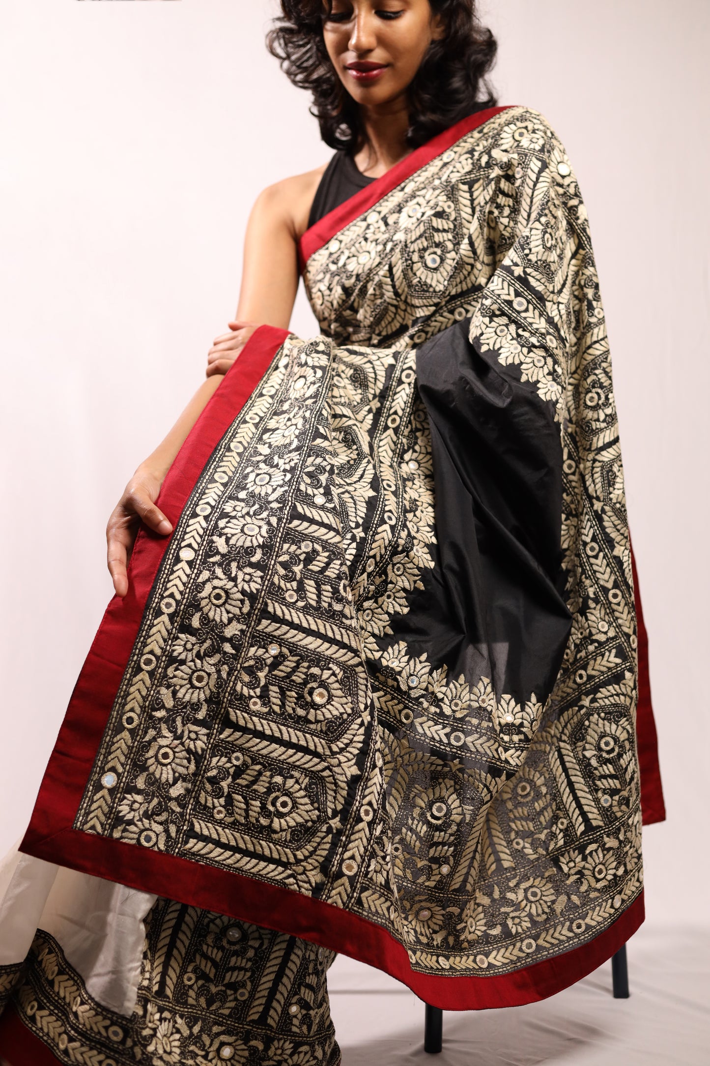 Aina Kantha in Handwoven Pure Silk