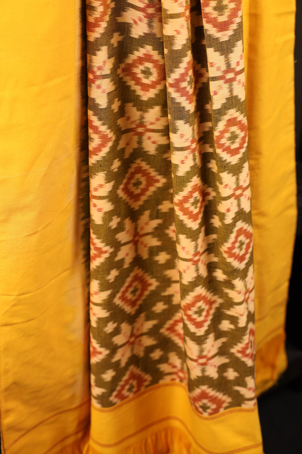 Red Hearts & Crosses with Mehendi Green Floral Pallu Handwoven Single Ikkat Cotton