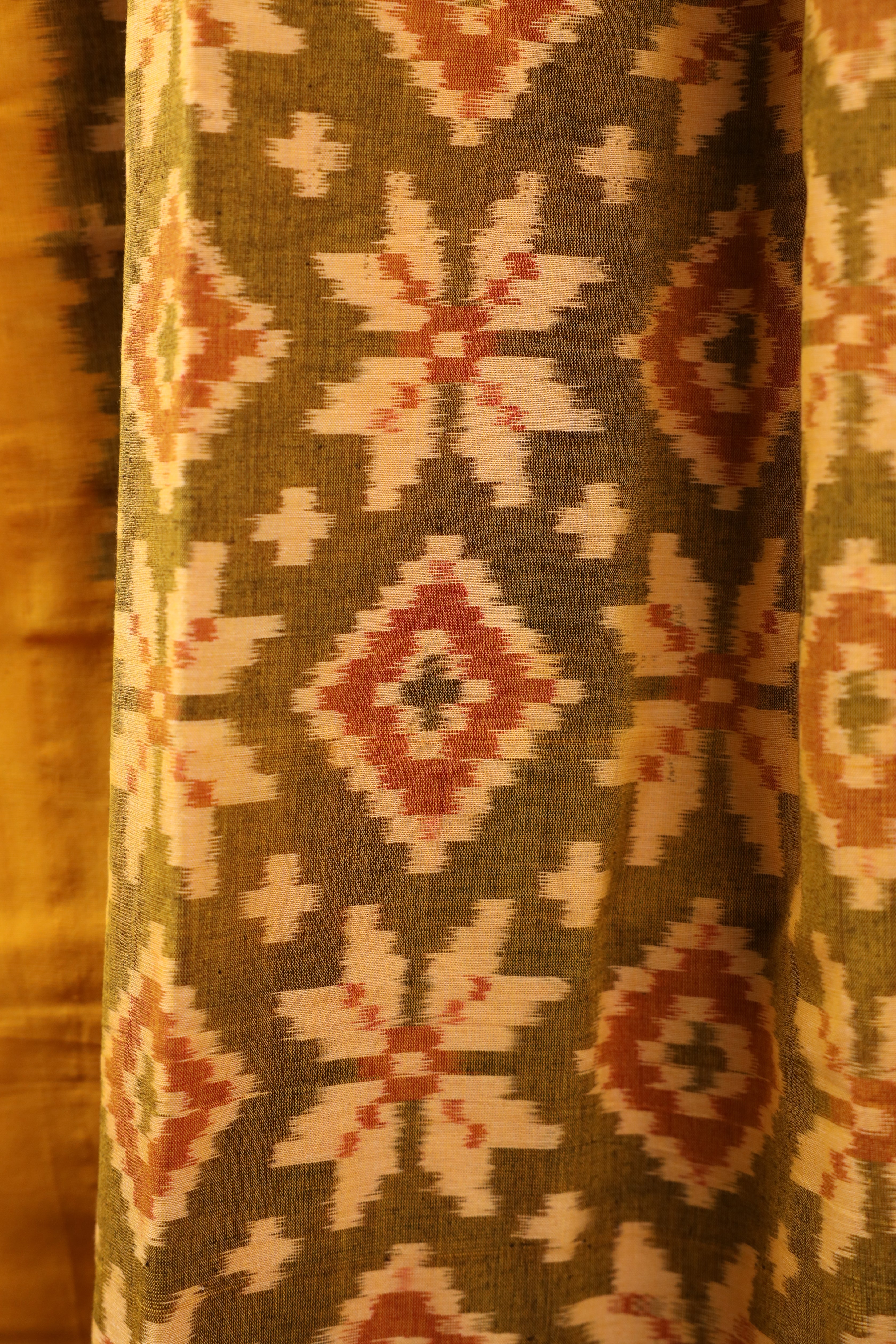 Red & Mehendi Green Floral Handwoven Single Ikkat Cotton