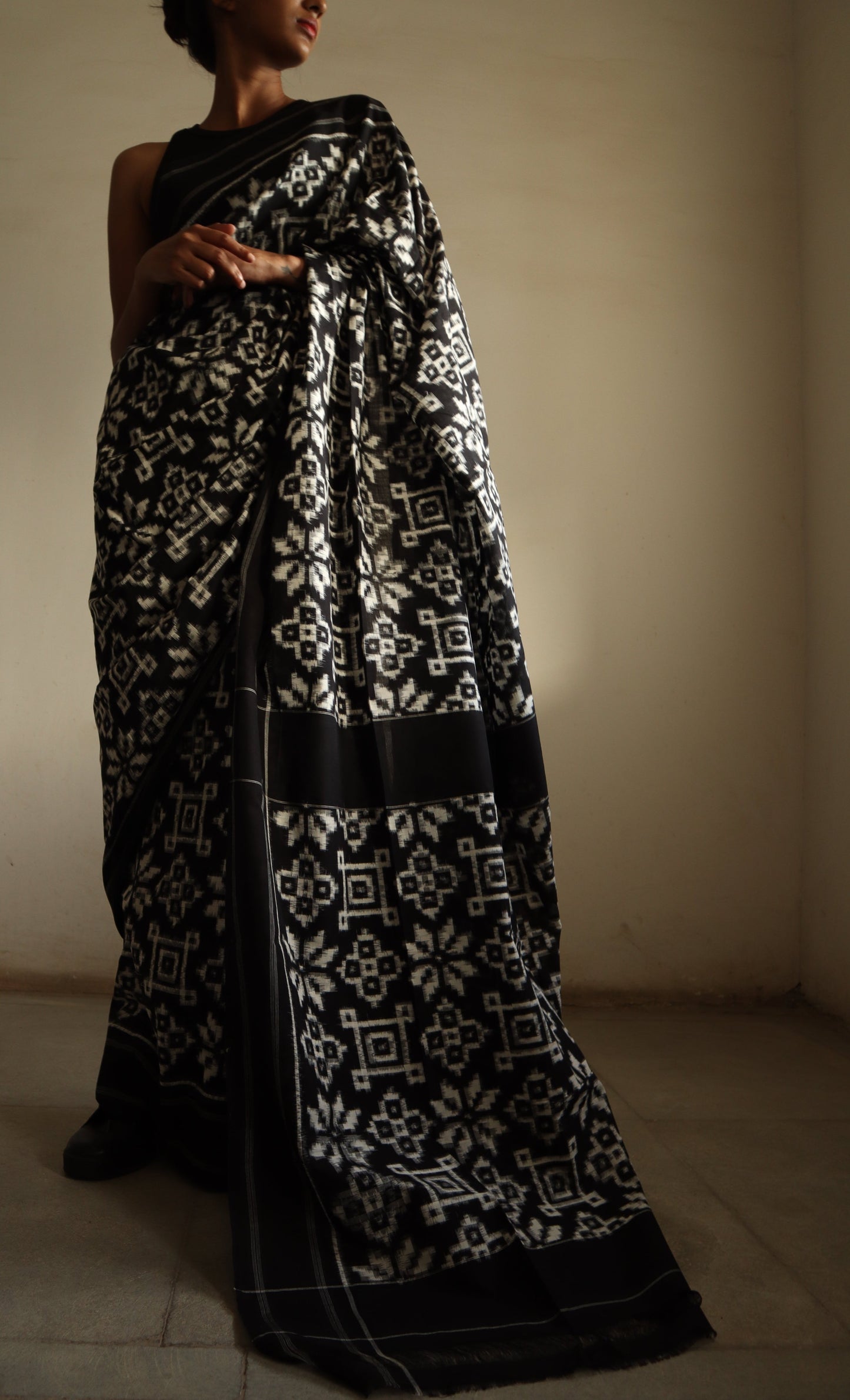 Kolam Black & White Handwoven Double Ikkat Cotton